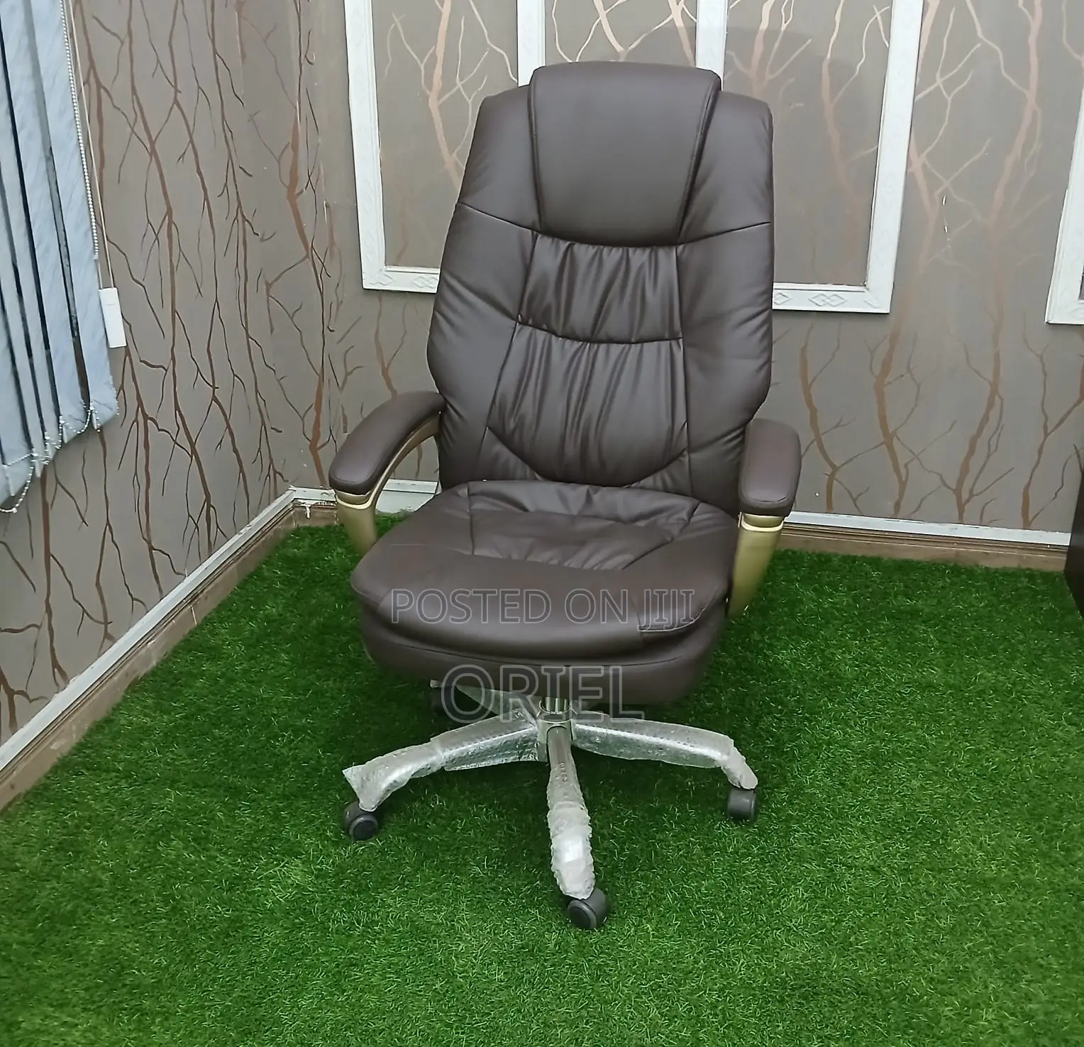 Office Chair : Brown Executive Chair