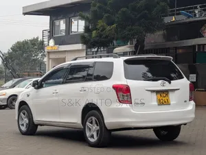 Toyota Corolla Fielder 2009 White