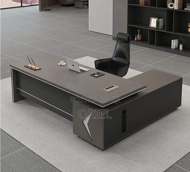 Executive Desk : 1.8m Desk