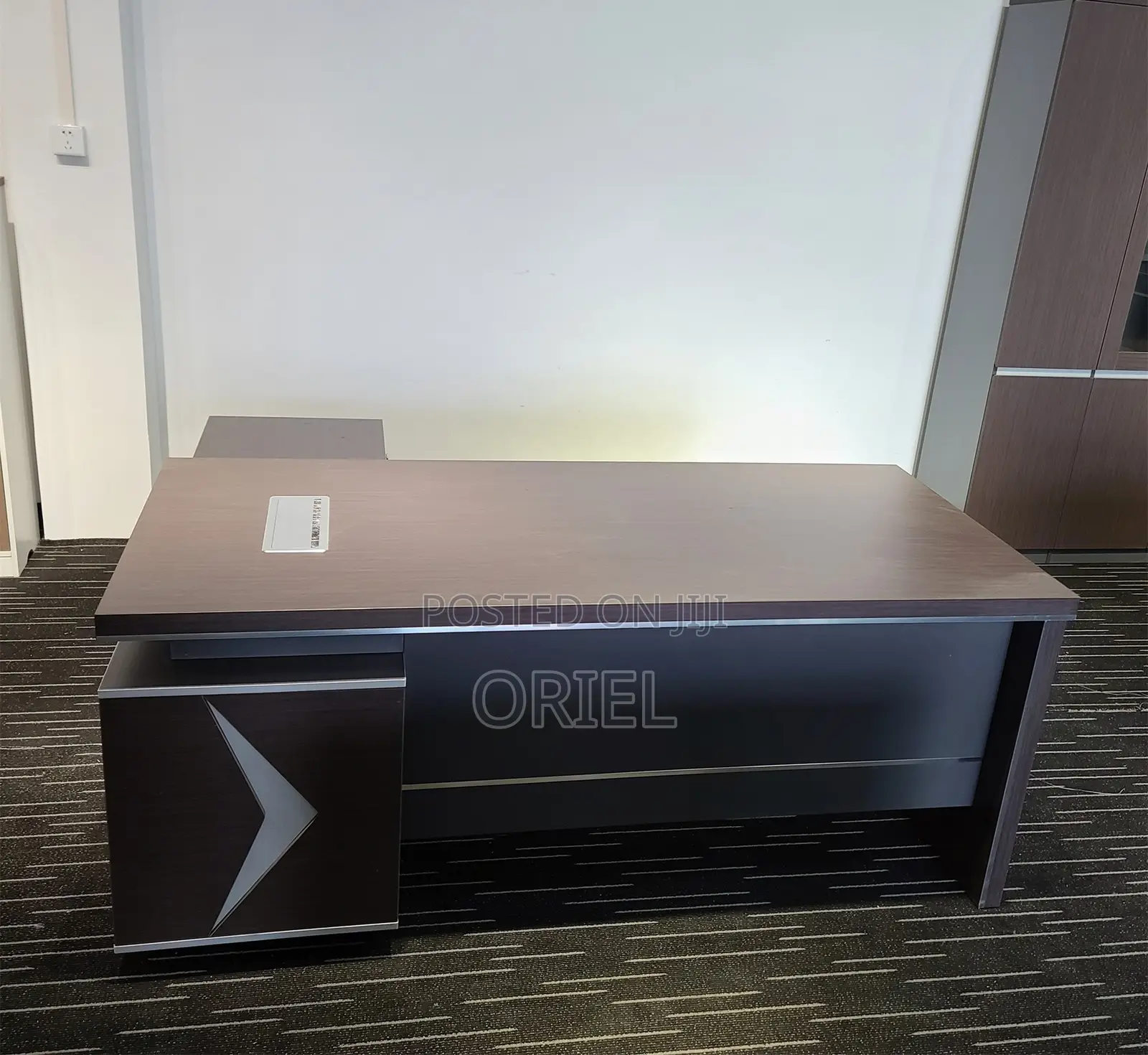 Executive Desk : 1.8m Desk