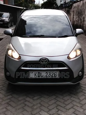 Toyota Sienta 2016 Silver
