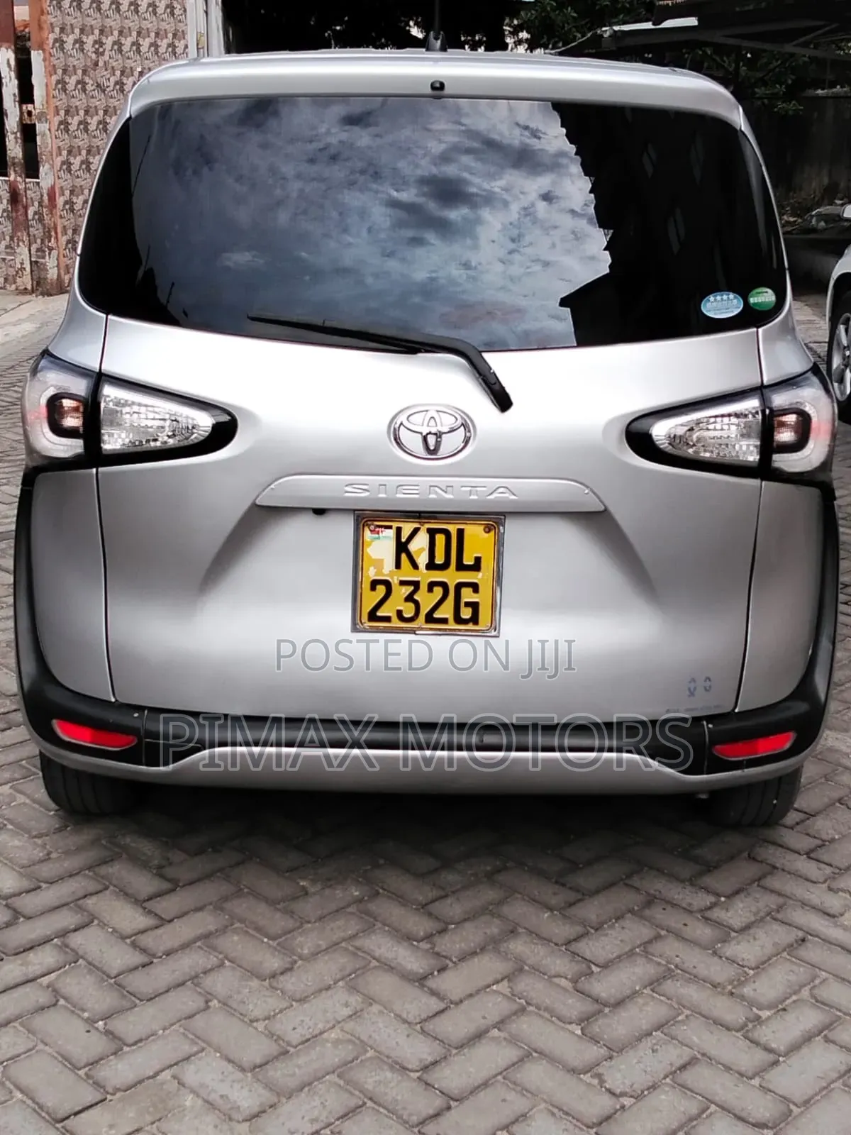 Toyota Sienta 2016 Silver
