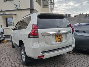 Toyota Land Cruiser Prado 2016 White