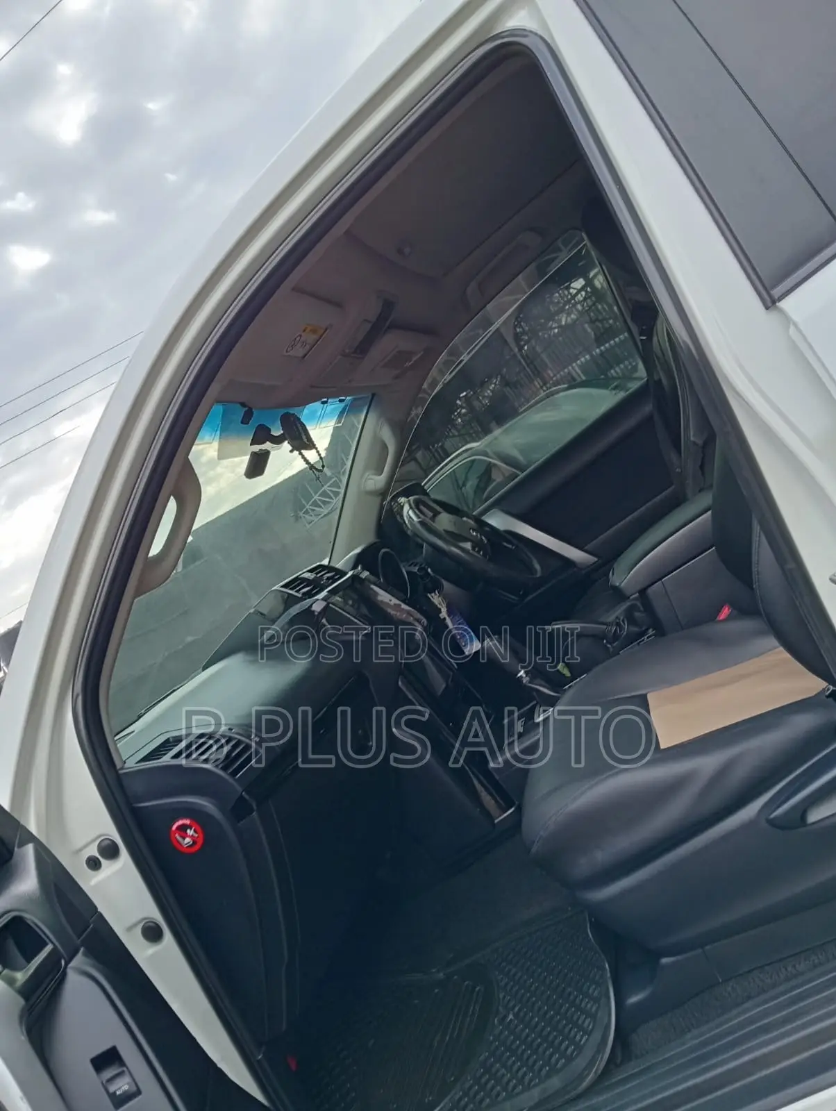 Toyota Land Cruiser Prado 2016 White