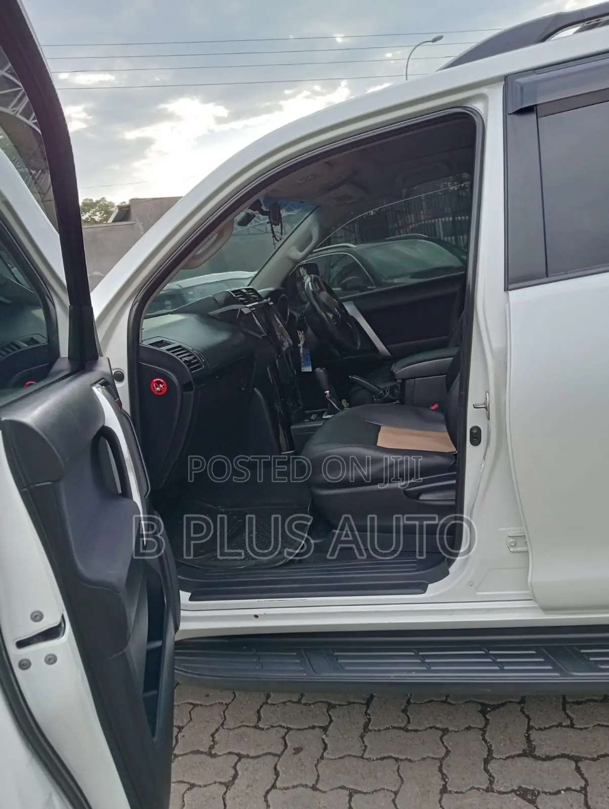 Toyota Land Cruiser Prado 2016 White