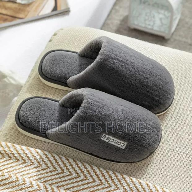 Fuzzy Indoor Slippers_re - thumbnail 4