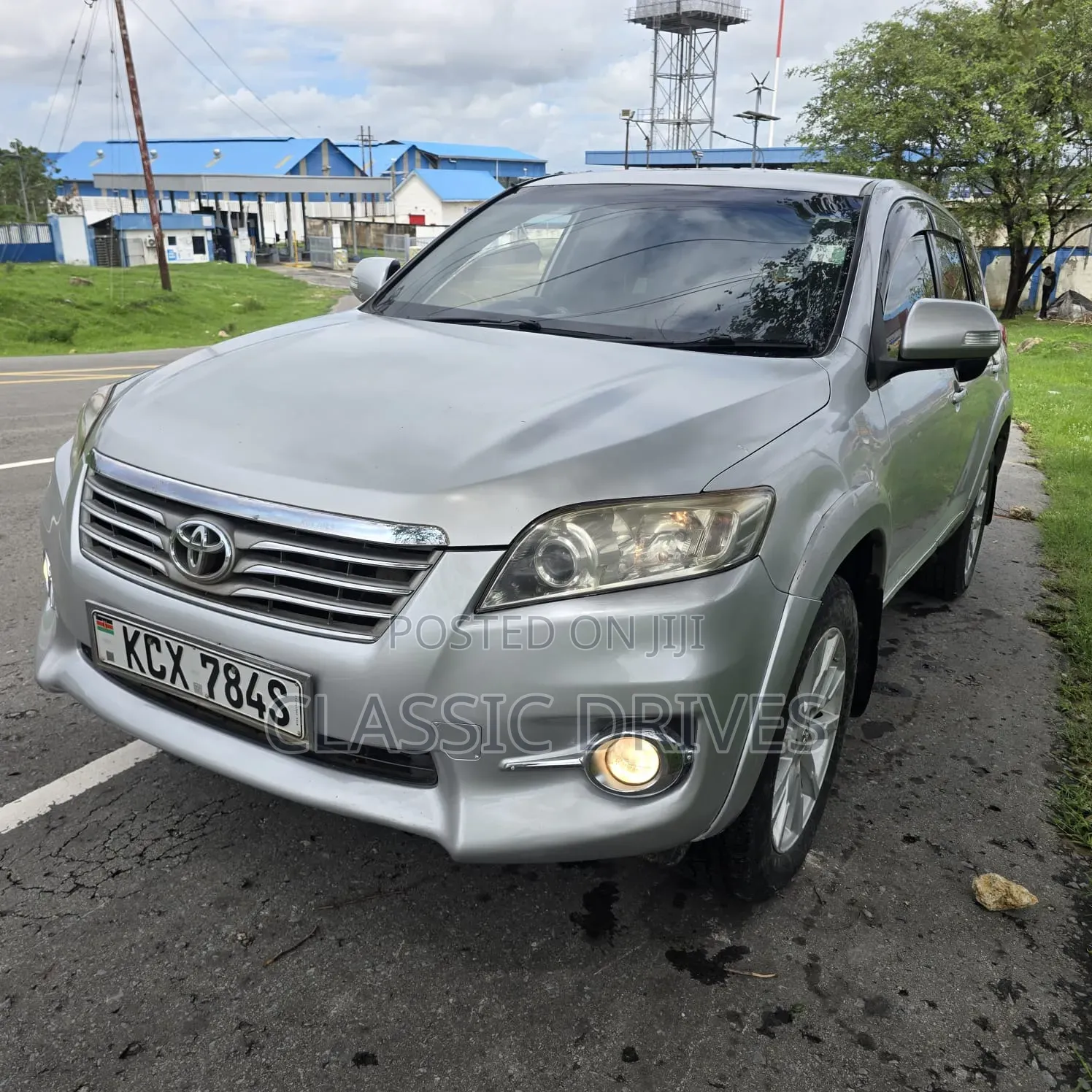 Toyota Vanguard 2012 Silver