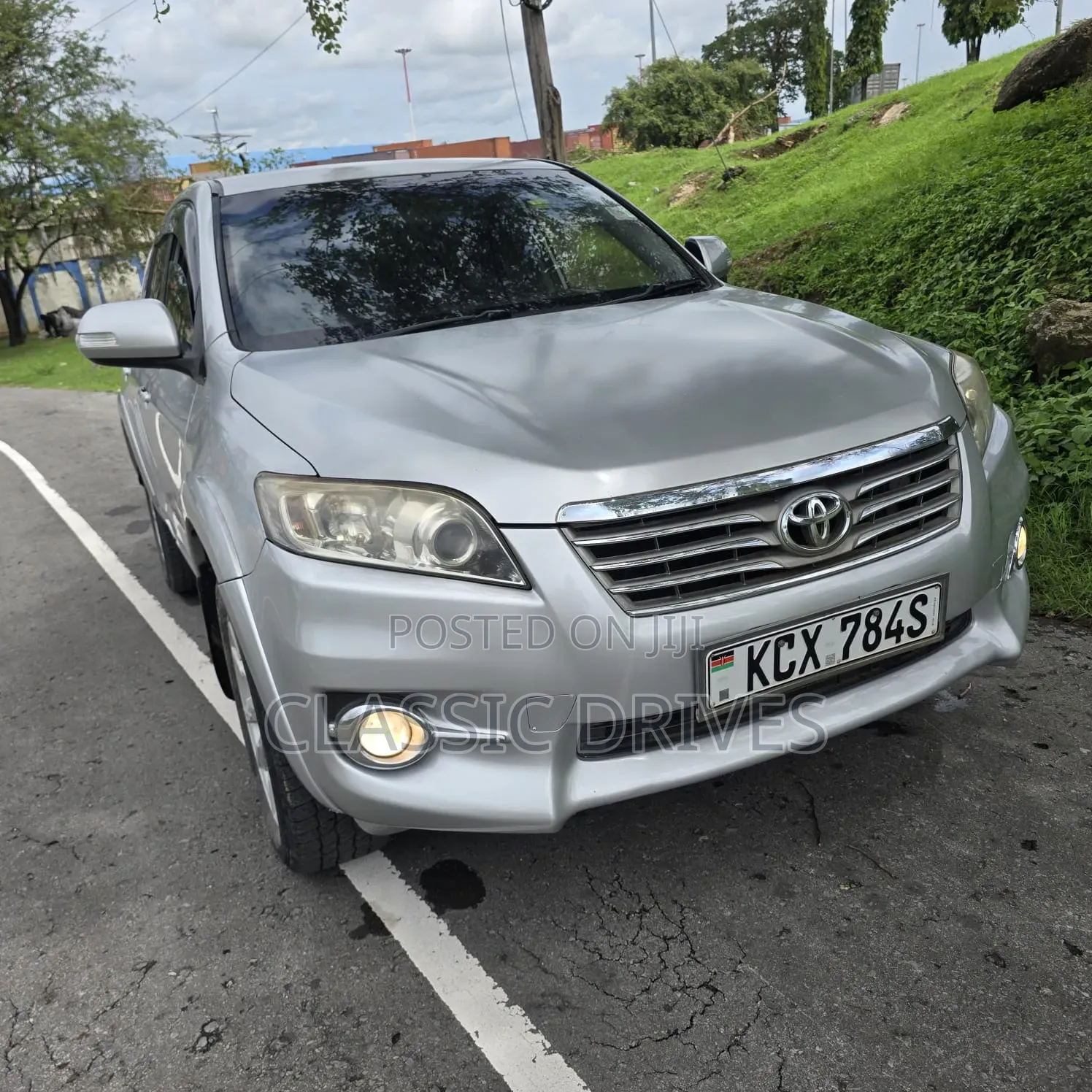 Toyota Vanguard 2012 Silver