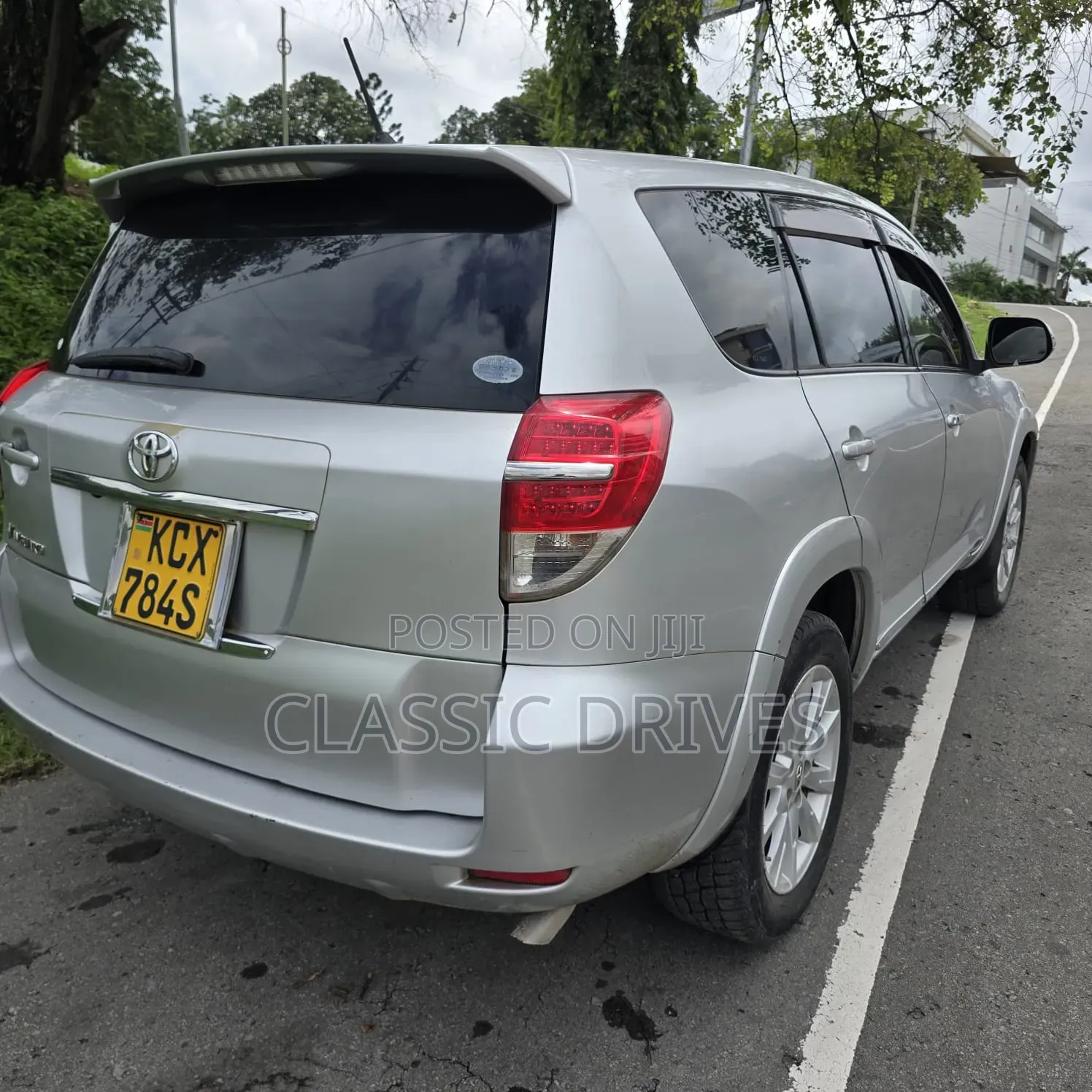 Toyota Vanguard 2012 Silver