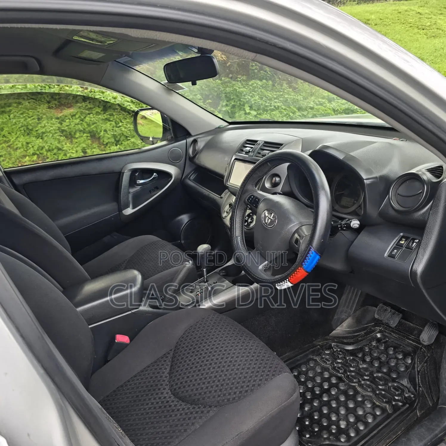 Toyota Vanguard 2012 Silver