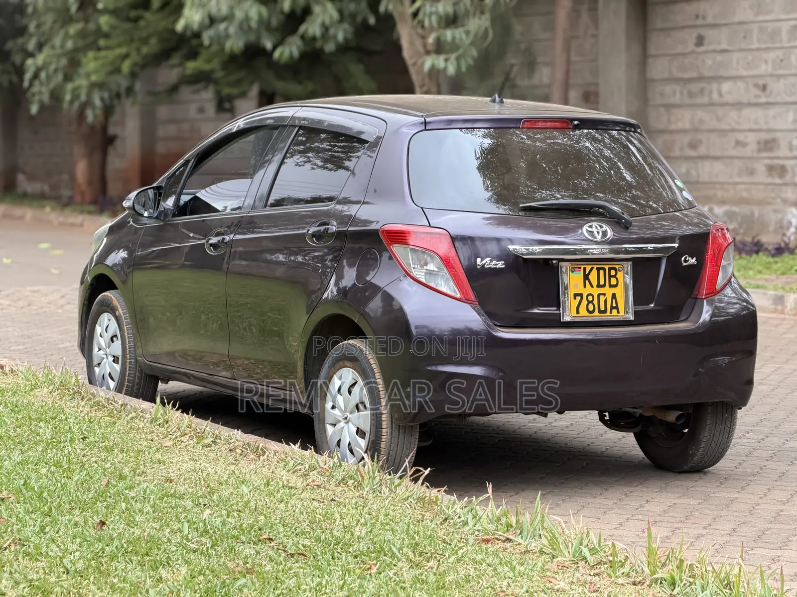 Toyota Vitz 2014 Purple