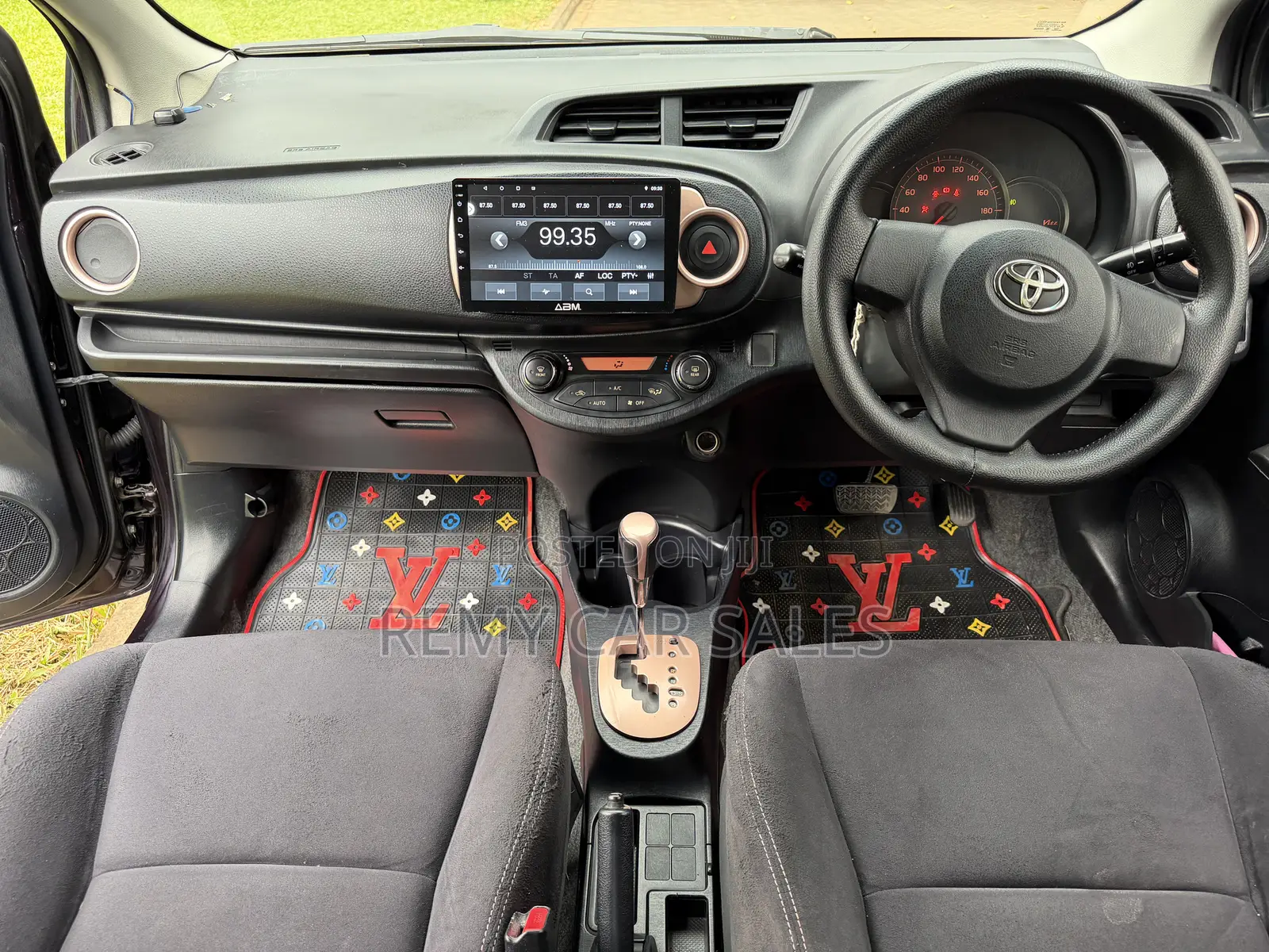Toyota Vitz 2014 Purple
