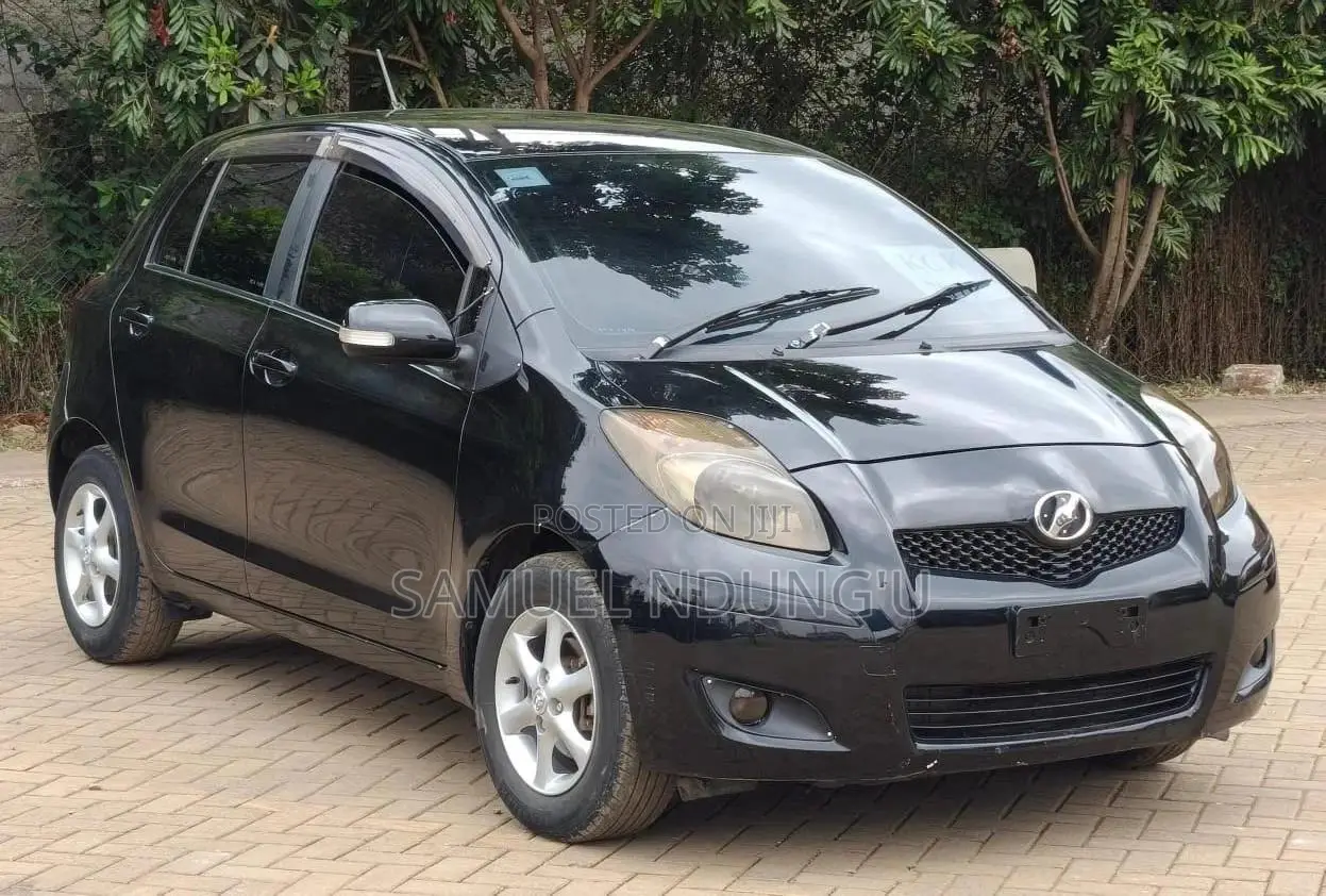 Toyota Vitz 2010 Black