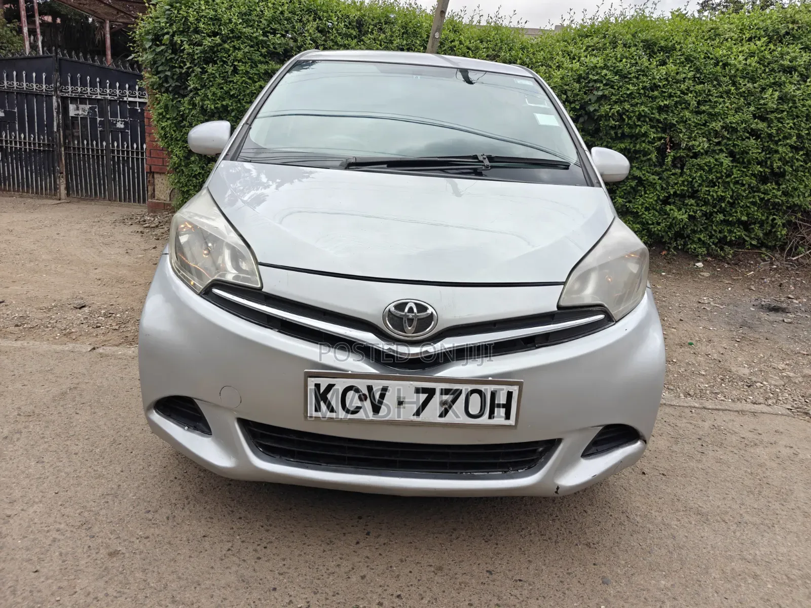 Toyota Ractis 2012 Silver