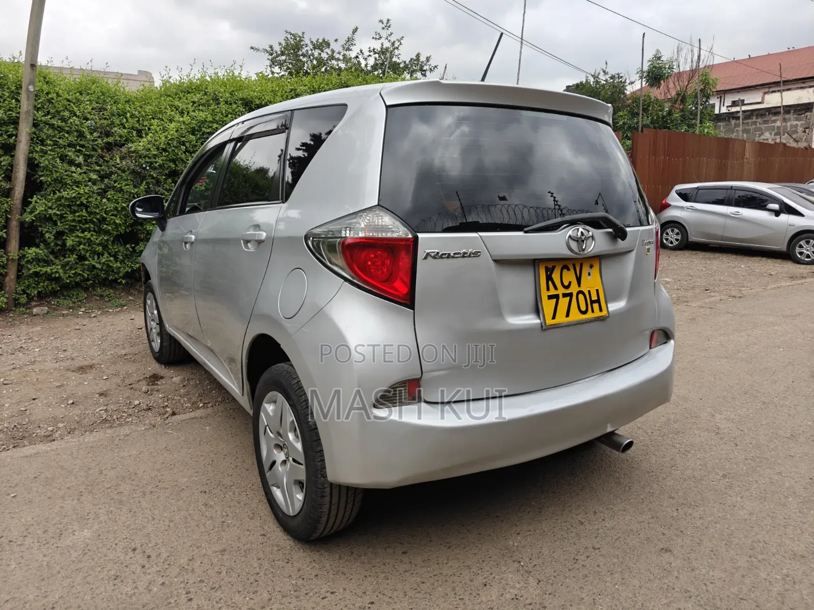 Toyota Ractis 2012 Silver