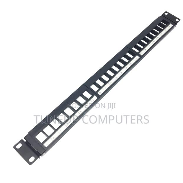 R M 19" 1u Patch Panel 24-Port Basic, Black, Empty - thumbnail 3