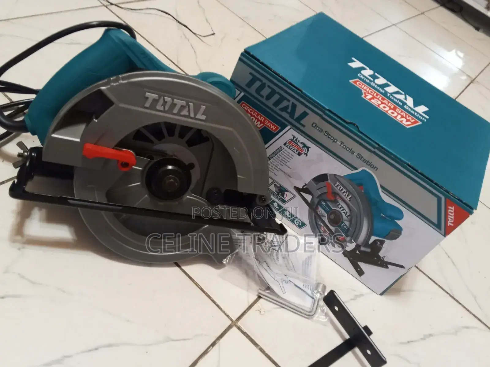 Total 1200w Circular Saw