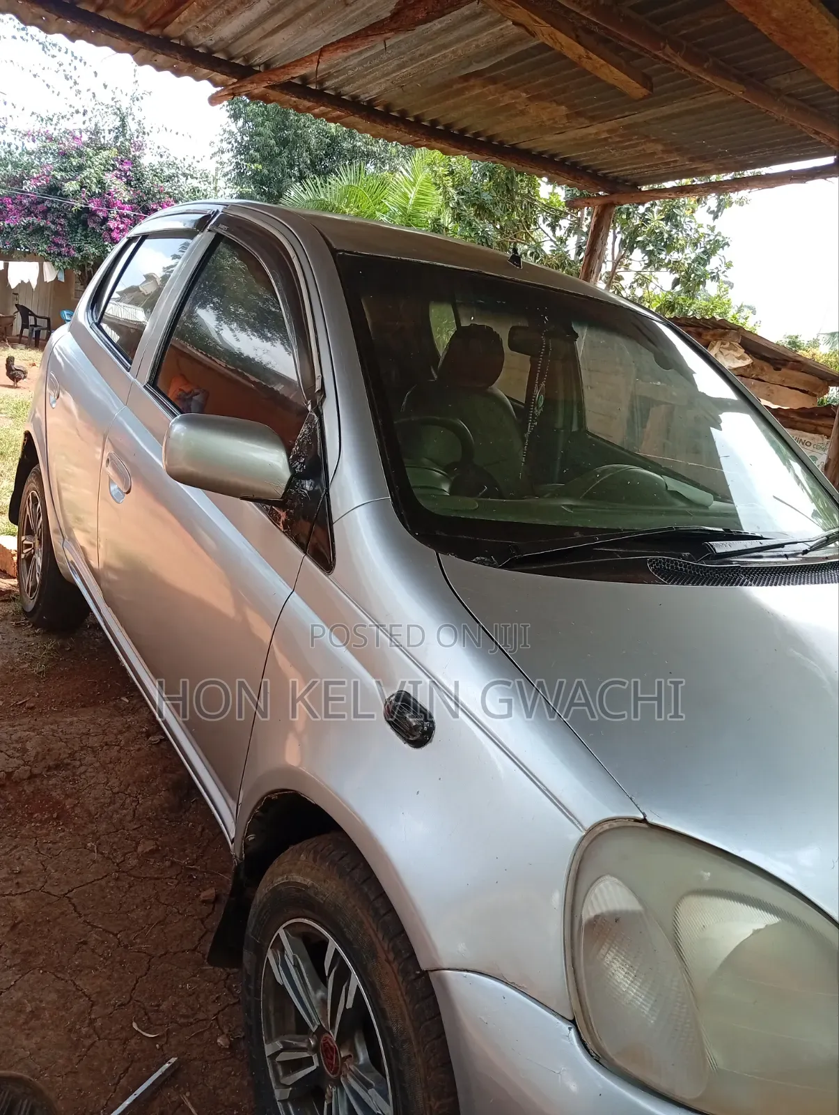 Toyota Vitz 2001 Silver