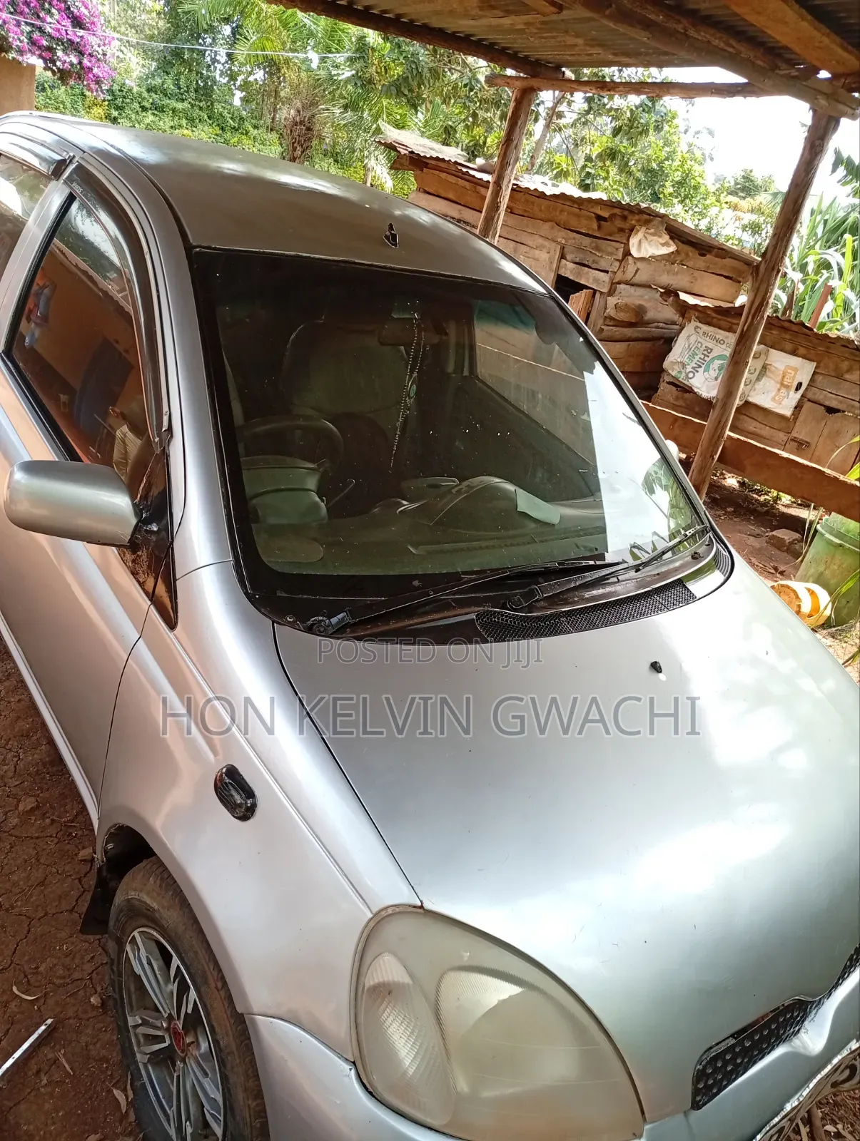 Toyota Vitz 2001 Silver