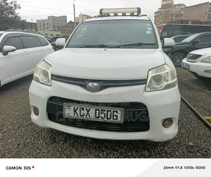 Toyota Sienta 2012 White