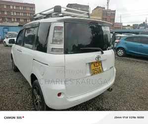 Toyota Sienta 2012 White
