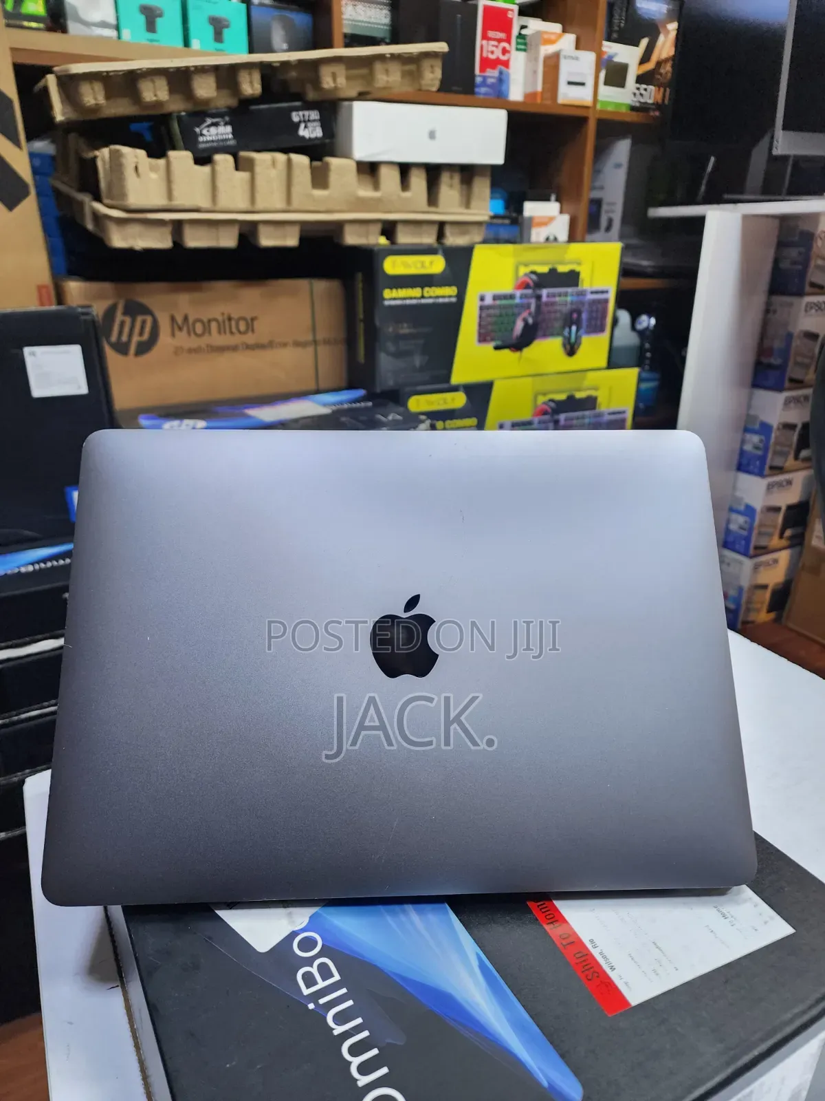 Laptop Apple MacBook Pro 2020 M1 16GB Apple M1 Pro SSD 512GB
