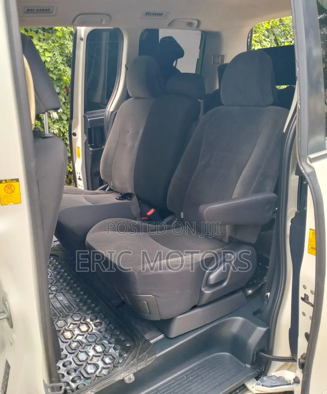 Toyota Voxy 2011 White
