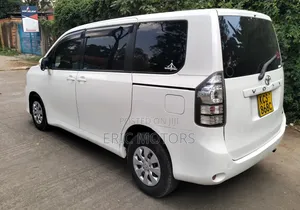 Toyota Voxy 2011 White