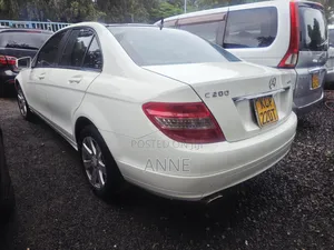 Mercedes-Benz C200 2011 White