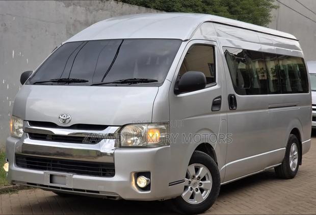 Toyota HiAce 2019 Silver
