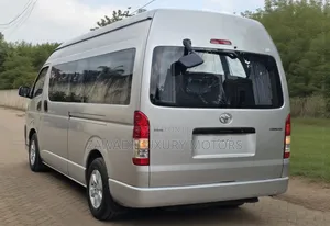 Toyota HiAce 2019 Silver