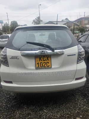 Honda Fit Shuttle 2013 White