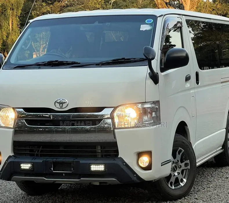 Toyota HiAce 2019 White