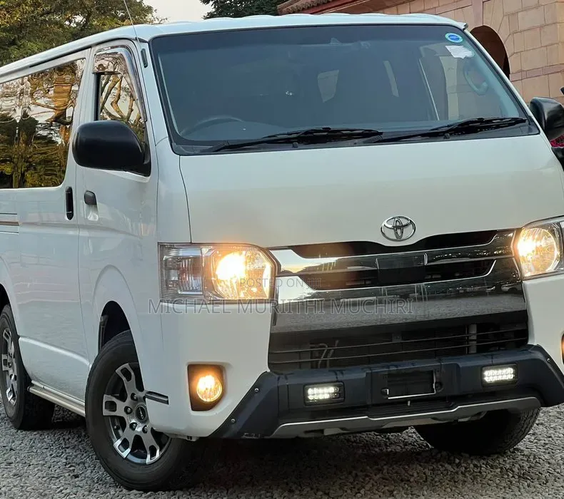 Toyota HiAce 2019 White