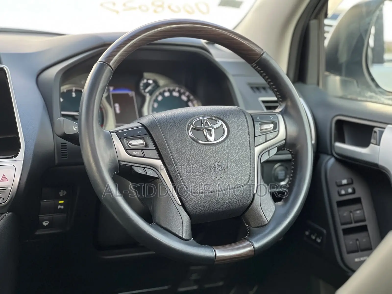 Toyota Land Cruiser Prado 2.8 2019 White