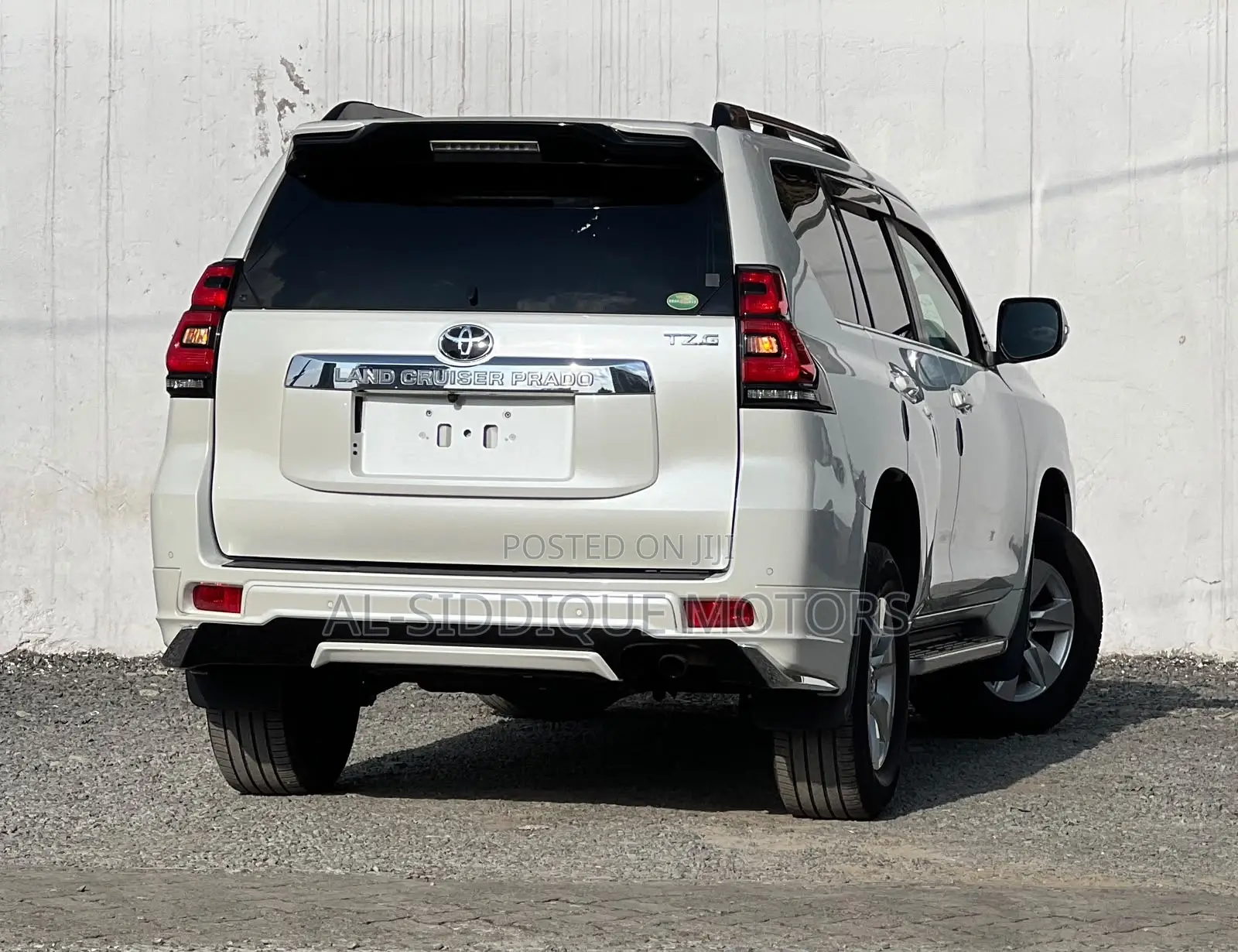 Toyota Land Cruiser Prado 2.8 2019 White
