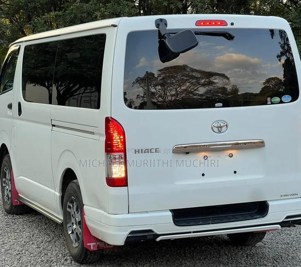 Toyota HiAce 2019 White - thumbnail 3