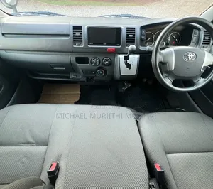 Toyota HiAce 2019 White