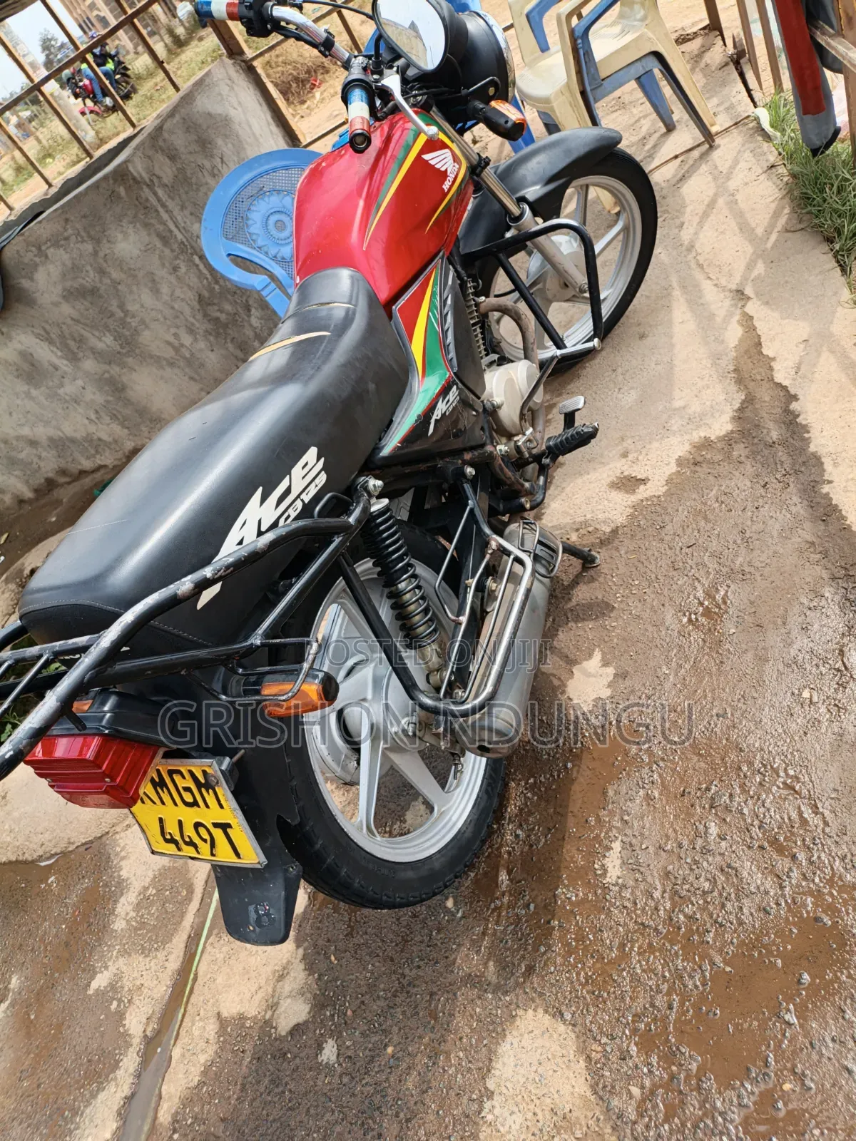 Honda CB 2024 Red