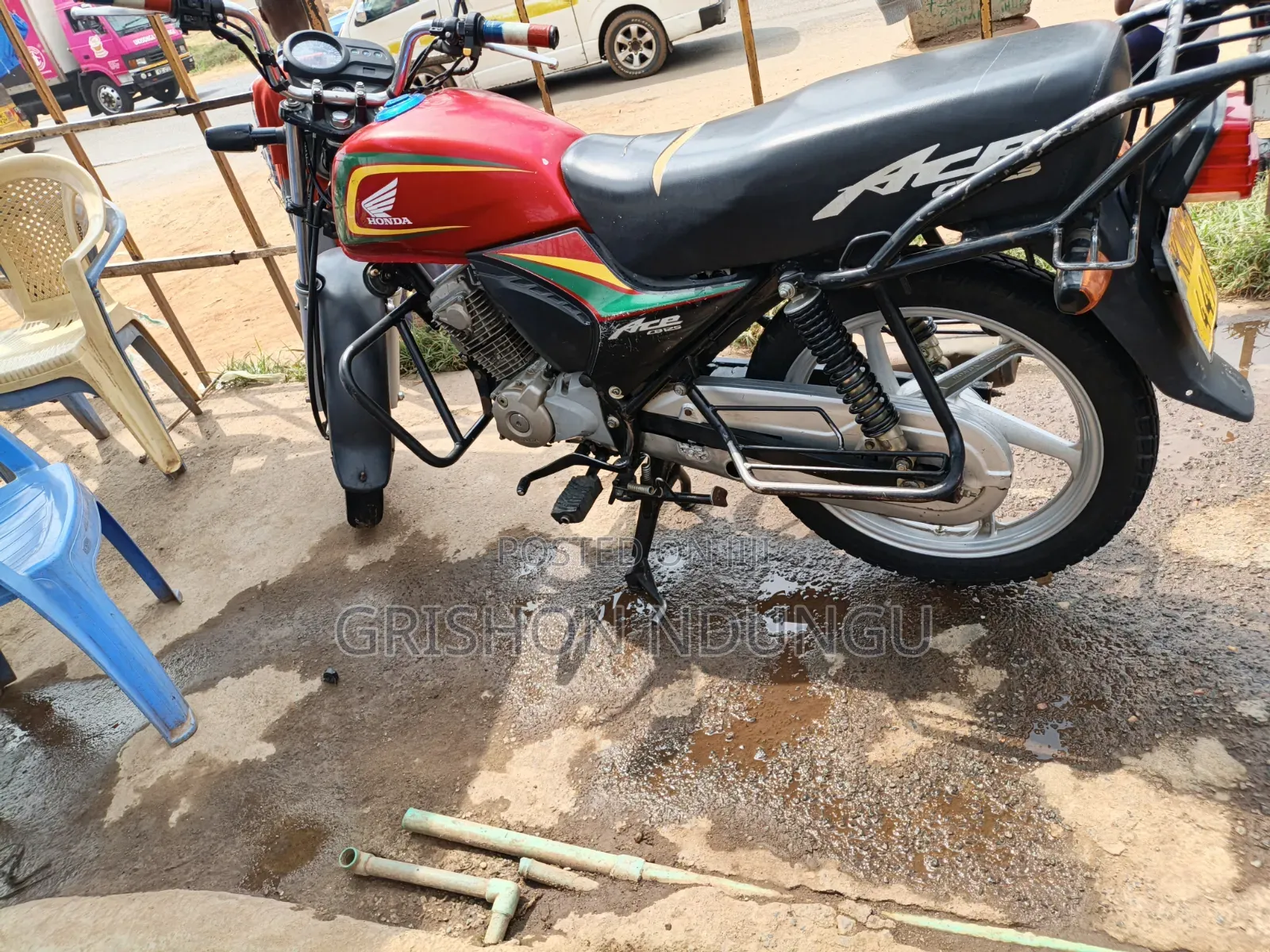 Honda CB 2024 Red