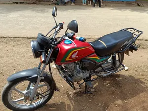Honda CB 2024 Red