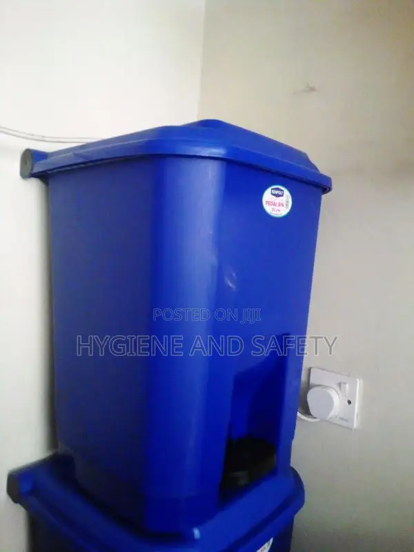 Pedal-Operated Dustbin 50l