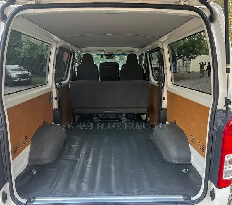 Toyota HiAce 2019 White