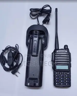 8-10km Talk Range Baofeng Radio Uv-82 Walkietalkie With Two-Way Radio