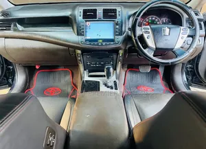 Toyota Crown 2012 Black