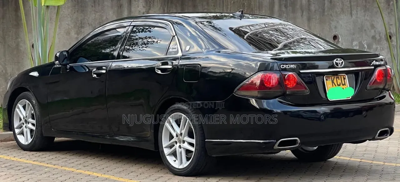Toyota Crown 2012 Black