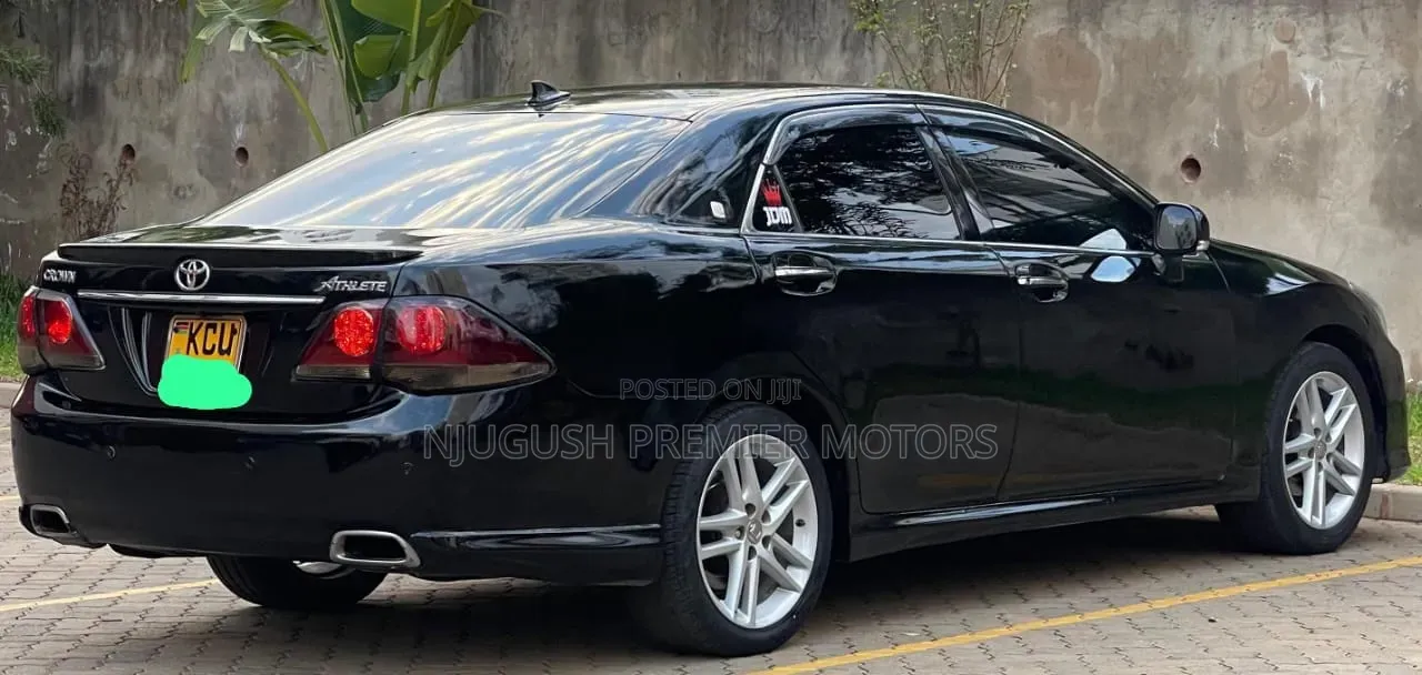 Toyota Crown 2012 Black
