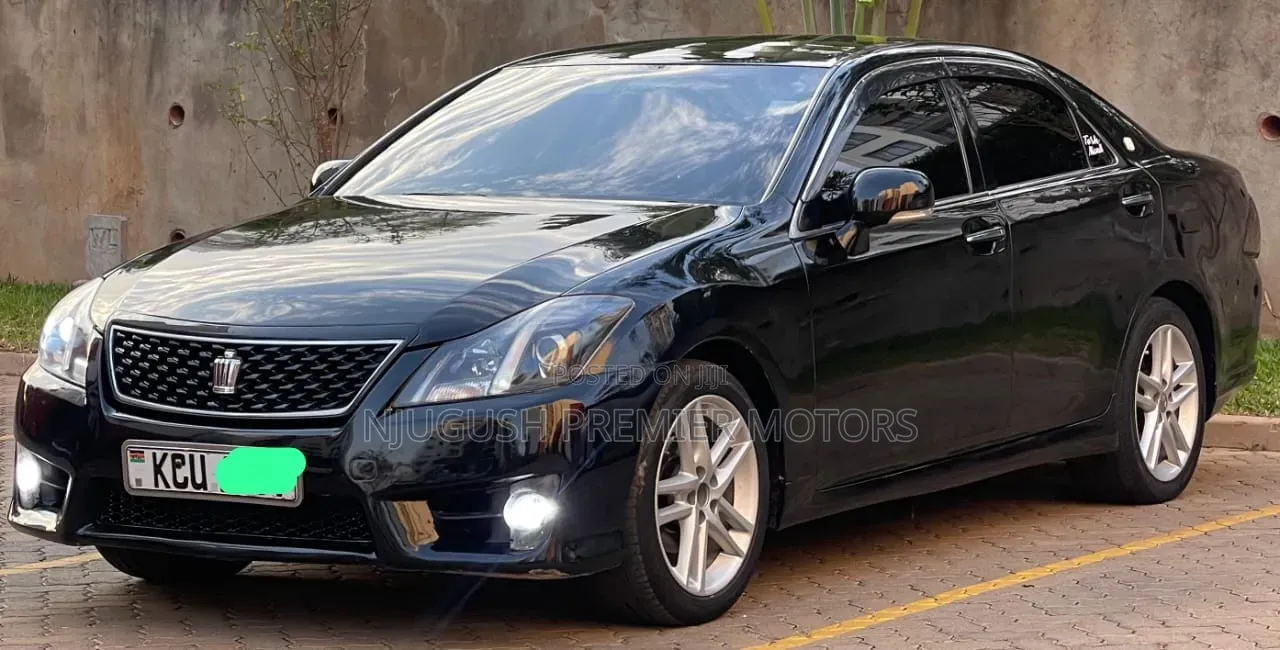 Toyota Crown 2012 Black