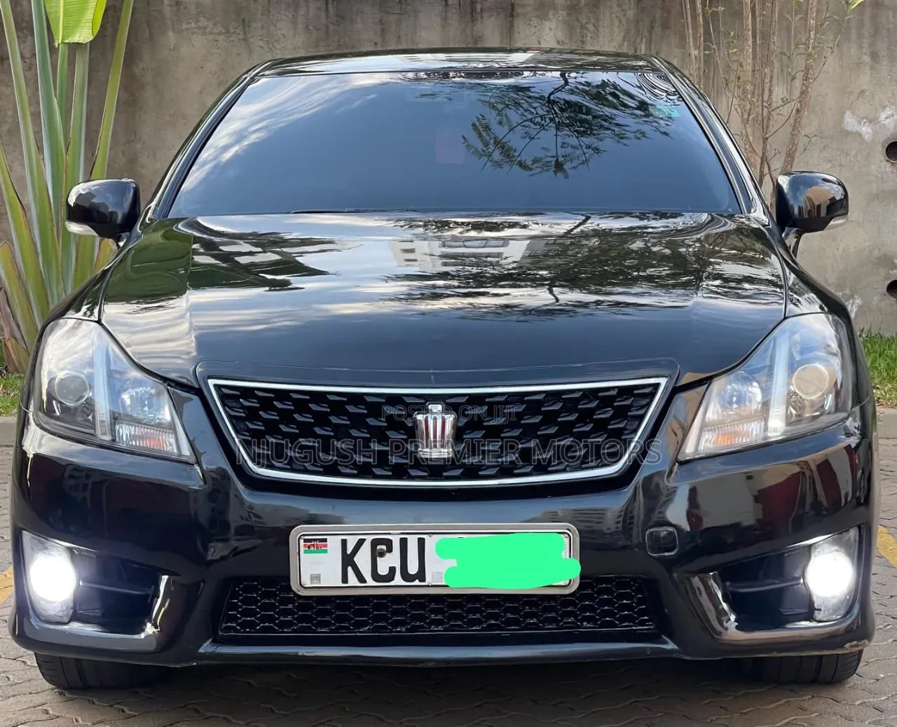 Toyota Crown 2012 Black