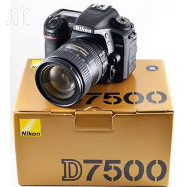 Nikon D7500 - main view